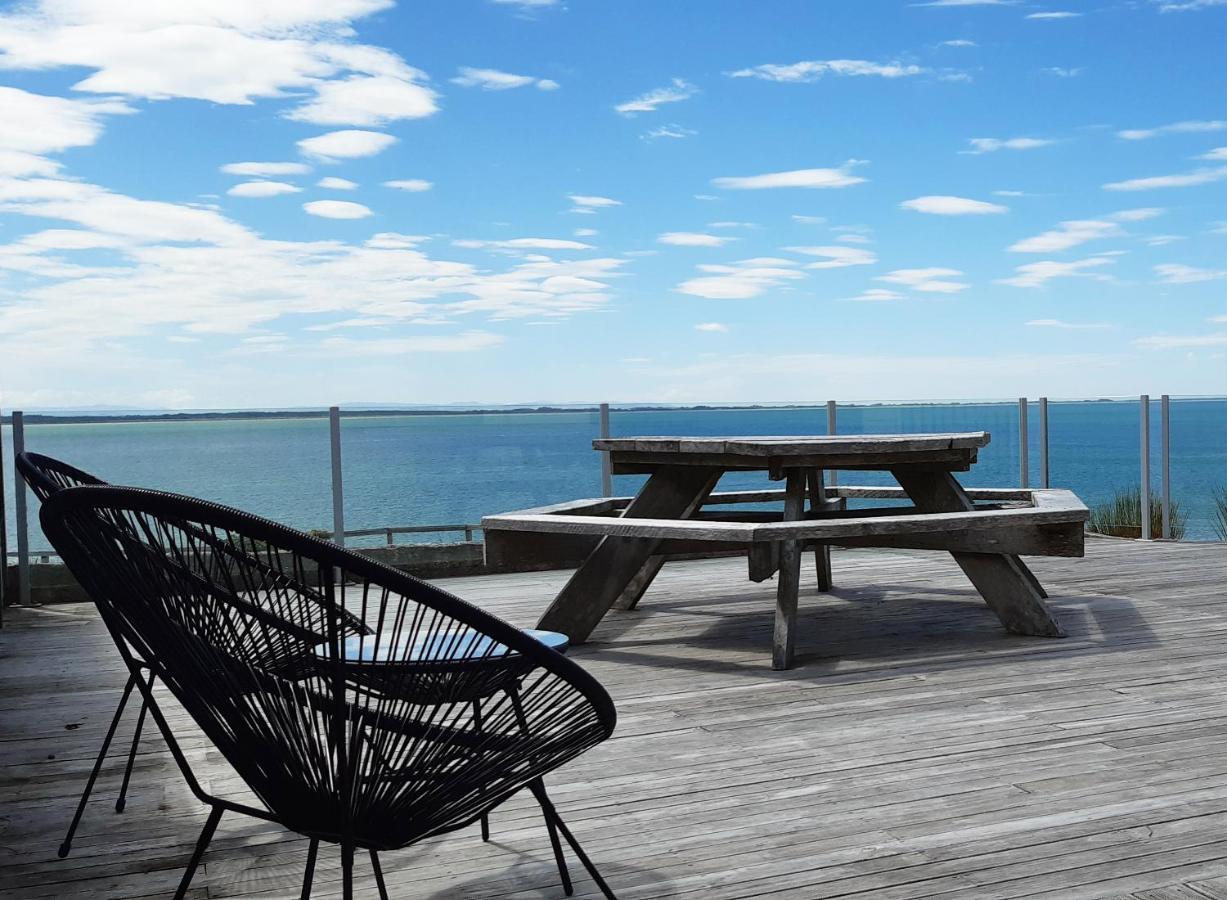 הוילה Best Waterfront Deck In Riverton מראה חיצוני תמונה